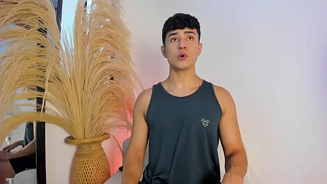 Snapshot of Thiago_Connor21 chatting on November 10, 6:18 pm Thiago Connor21 online show from November 10, 6:18 pm