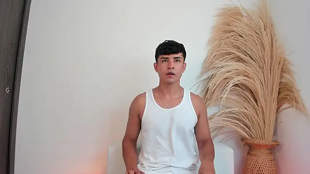 Snapshot of Thiago_Connor21 chatting on December 17, 5:52 pm Thiago Connor21 online show from December 17, 5:52 pm