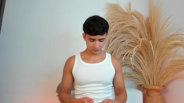 Snapshot of Thiago_Connor21 chatting on January 13, 6:57 pm Thiago Connor21 online show from January 13, 6:57 pm