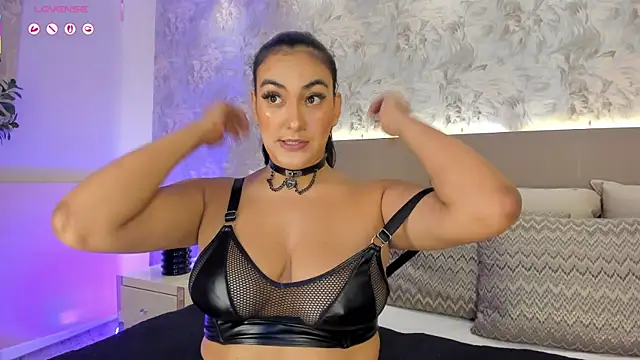 saraycollins online show from December 17, 11:05 am