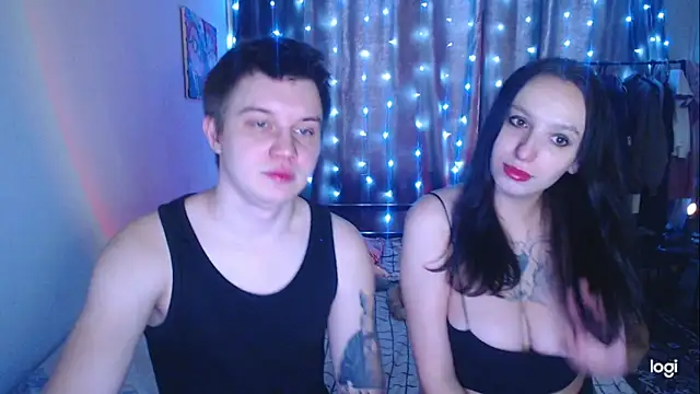 Snapshot of Mark_and_Wendy chatting on February 17, 6:21 am Mark and Wendy online show from February 17, 6:21 am