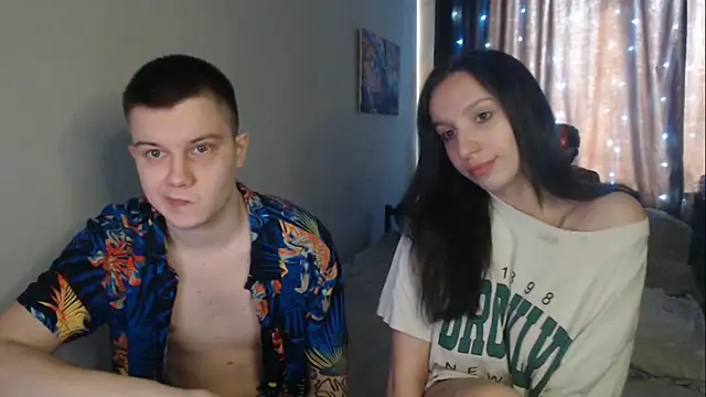 Snapshot of Mark_and_Wendy chatting on March 19, 7:23 am Mark and Wendy online show from March 19, 7:23 am