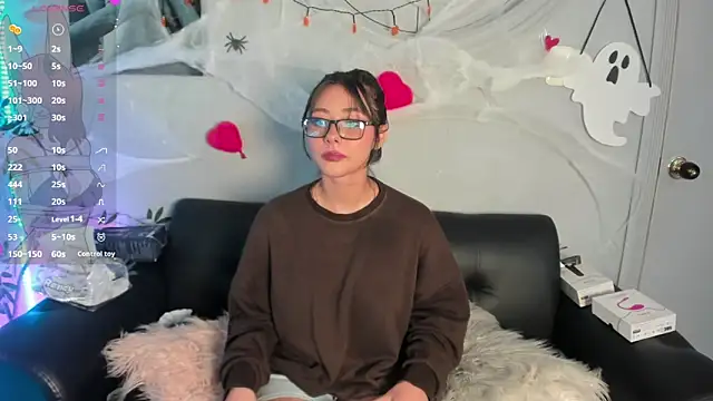 Hekate 20 online show from October 12, 7:02 pm