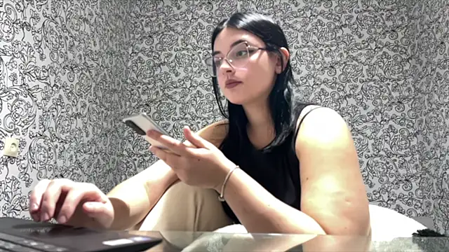Snapshot of ElisaAniston chatting on October 1, 5:30 pm ElisaAniston online show from October 1, 5:30 pm