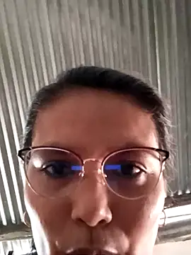 Snapshot of Linis_19 chatting on October 2, 3:41 pm Linis 19 online show from October 2, 3:41 pm