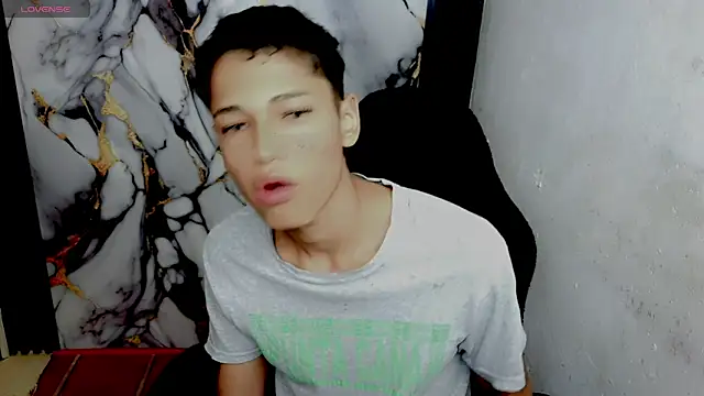 Im david02 online show from February 18, 1:18 pm