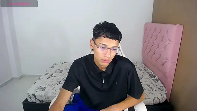 Im david02 online show from May 3, 12:16 am