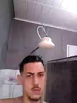 Snapshot of Safadonovin22 chatting on October 16, 6:20 pm Safadonovin22 online show from October 16, 6:20 pm