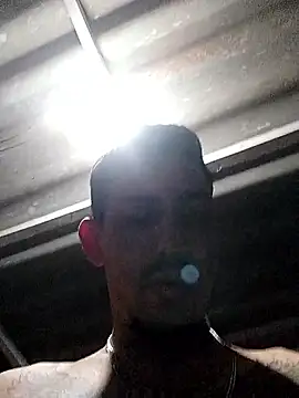 Snapshot of Safadonovin22 chatting on November 5, 5:40 am Safadonovin22 online show from November 5, 5:40 am