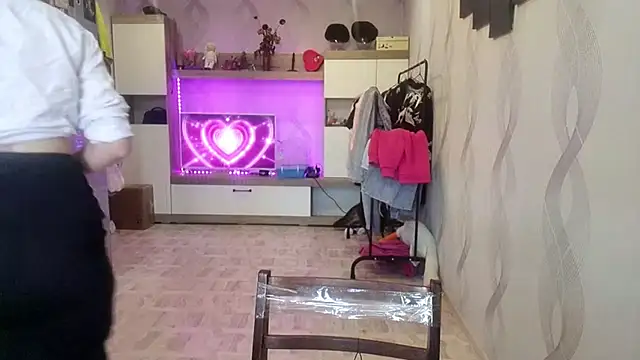 Snapshot of Elyra_glow chatting on October 2, 12:34 pm Elyra glow online show from October 2, 12:34 pm