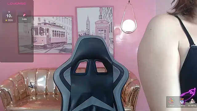 mia foster t online show from December 21, 1:18 pm