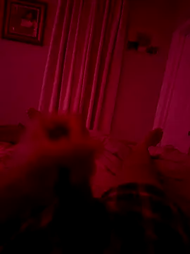 Snapshot of familia0210 chatting on October 25, 8:33 am familia0210 online show from October 25, 8:33 am