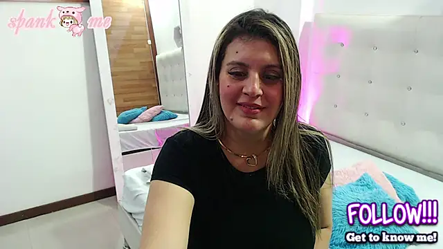 Snapshot of sweet_christtydiaz chatting on October 1, 9:21 pm sweet christtydiaz online show from October 1, 9:21 pm