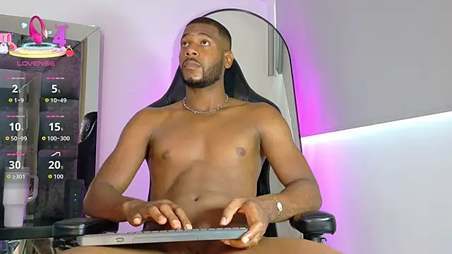 Snapshot of johnjaguar1_ chatting on April 12, 4:56 pm johnjaguar1 online show from April 12, 4:56 pm