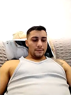 gooddboy01 online show from November 13, 7:46 pm