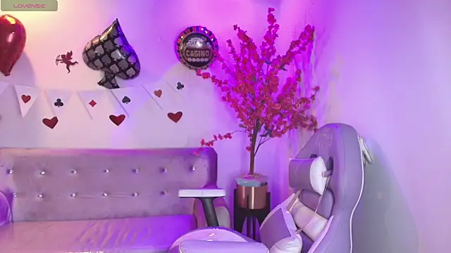 Snapshot of Summer_miller chatting on February 18, 11:50 am Summer miller online show from February 18, 11:50 am