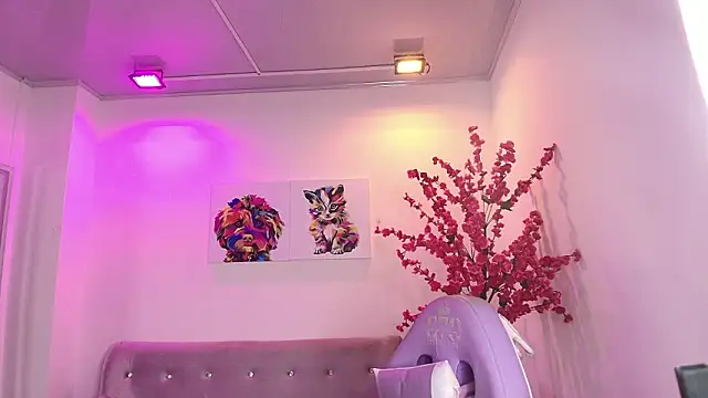 Snapshot of Summer_miller chatting on March 6, 11:39 am Summer miller online show from March 6, 11:39 am