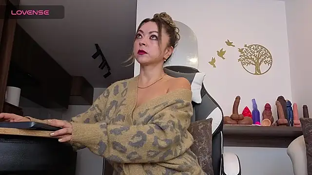 Jade Amado  online show from February 12, 2:23 pm