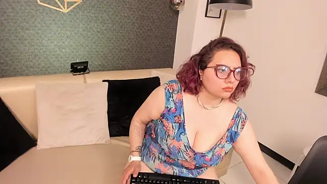 Snapshot of sam_von_tess chatting on October 3, 3:47 am sam von tess online show from October 3, 3:47 am