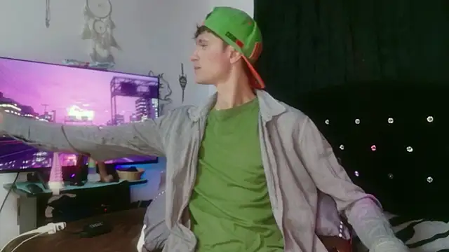 Tyler cat online show from November 23, 12:21 am