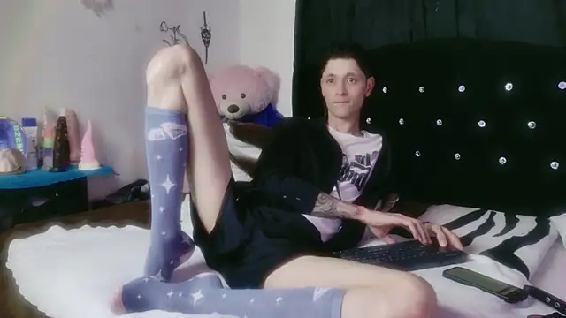 Snapshot of Tyler_cat chatting on February 28, 10:16 am Tyler cat online show from February 28, 10:16 am