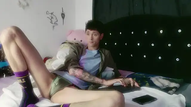 Snapshot of Tyler_cat chatting on March 26, 3:23 am Tyler cat online show from March 26, 3:23 am