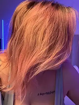 KellyMoors online show from March 9, 1:20 am