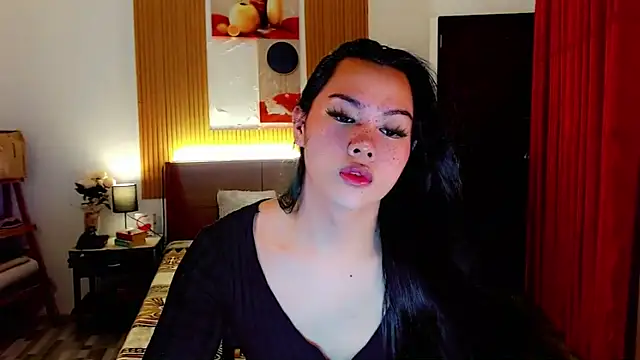 Snapshot of fallinLunaxX chatting on November 28, 3:04 pm fallinLunaxX online show from November 28, 3:04 pm