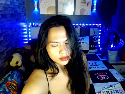 Snapshot of fallinLunaxX chatting on May 2, 4:34 pm fallinLunaxX online show from May 2, 4:34 pm