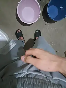 Snapshot of DanielTorres1 chatting on February 27, 5:18 am DanielTorres1 online show from February 27, 5:18 am