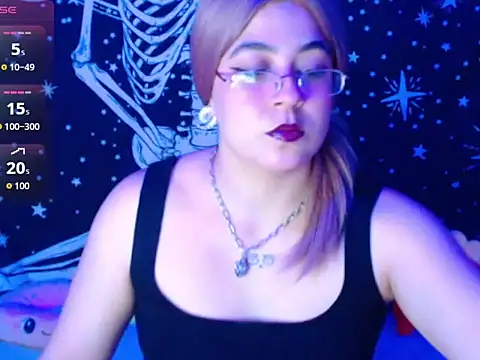 Snapshot of cherrypeach_ chatting on November 4, 7:02 pm cherrypeach online show from November 4, 7:02 pm