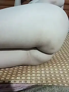 tulip-bae online show from November 1, 2:02 am