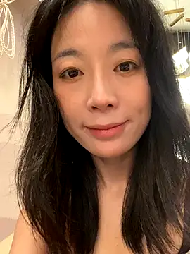 Snapshot of yourkeer chatting on October 12, 11:09 am yourkeer online show from October 12, 11:09 am