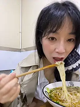 Snapshot of yourkeer chatting on October 19, 9:10 am yourkeer online show from October 19, 9:10 am