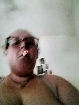 Snapshot of Ojitosclaros191 chatting on October 2, 2:13 pm Ojitosclaros191 online show from October 2, 2:13 pm