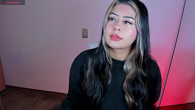 Snapshot of valeska__V chatting on November 14, 3:49 am valeska V online show from November 14, 3:49 am