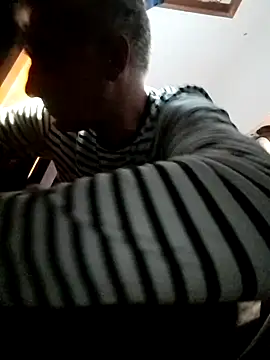 Snapshot of Vintermelon2 chatting on October 11, 11:25 pm Vintermelon2 online show from October 11, 11:25 pm