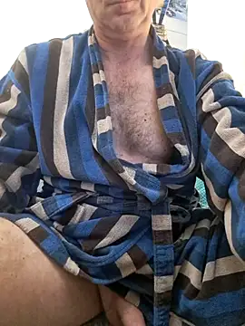 Snapshot of Vintermelon2 chatting on February 21, 7:42 am Vintermelon2 online show from February 21, 7:42 am