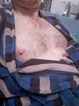 Snapshot of Vintermelon2 chatting on February 24, 6:44 am Vintermelon2 online show from February 24, 6:44 am