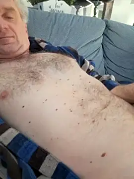 Snapshot of Vintermelon2 chatting on March 14, 7:36 am Vintermelon2 online show from March 14, 7:36 am