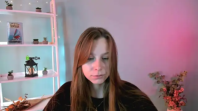 Snapshot of esme_moore_ chatting on October 4, 8:56 am esme moore online show from October 4, 8:56 am