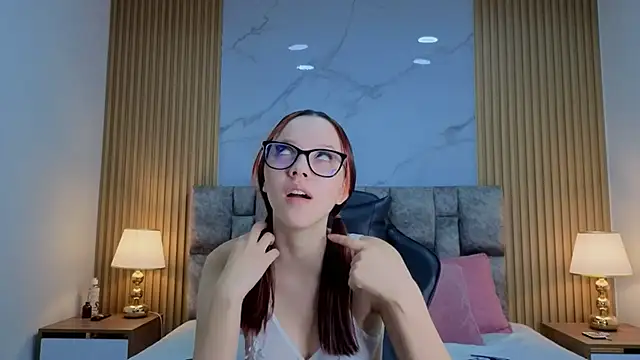 Snapshot of angel__kiss chatting on March 8, 2:43 pm angel kiss online show from March 8, 2:43 pm