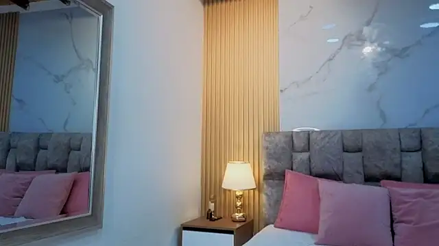 Snapshot of angel__kiss chatting on March 10, 11:37 am angel kiss online show from March 10, 11:37 am