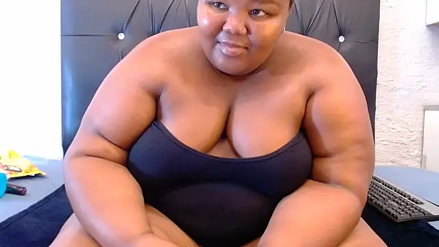 Snapshot of LadyBear2002 chatting on March 11, 12:11 pm LadyBear2002 online show from March 11, 12:11 pm