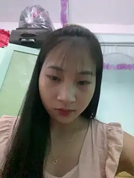 Snapshot of banlinh004 chatting on October 3, 3:03 am banlinh004 online show from October 3, 3:03 am