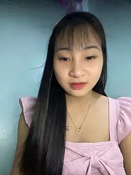 Snapshot of banlinh004 chatting on October 4, 2:04 pm banlinh004 online show from October 4, 2:04 pm