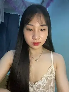 Snapshot of banlinh004 chatting on July 2, 3:23 am banlinh004 online show from July 2, 3:23 am
