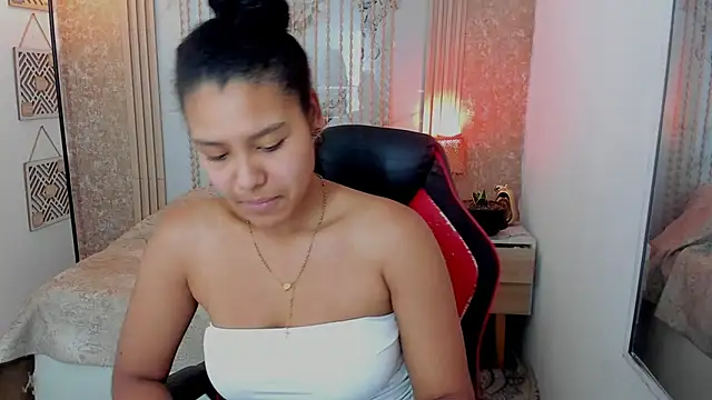 AriaVega online show from May 6, 12:43 pm