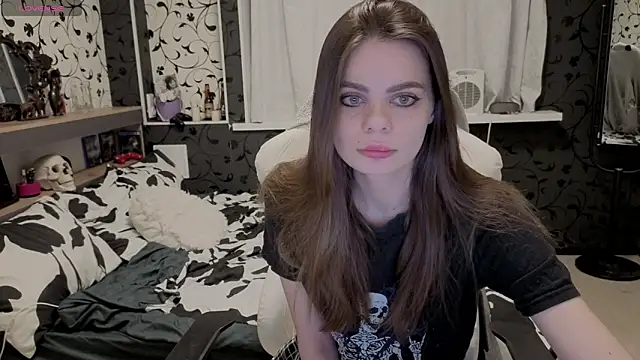 Snapshot of xAlisontiny chatting on March 4, 12:38 am xAlisontiny online show from March 4, 12:38 am