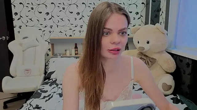 Snapshot of xAlisontiny chatting on April 6, 4:46 am xAlisontiny online show from April 6, 4:46 am